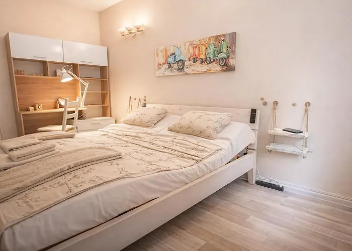 Batenberg Apartment Warna